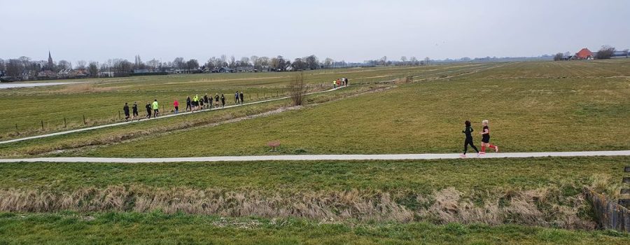 De Clinics Voor De Halve En Hele Mar-athon Zijn Gestart.